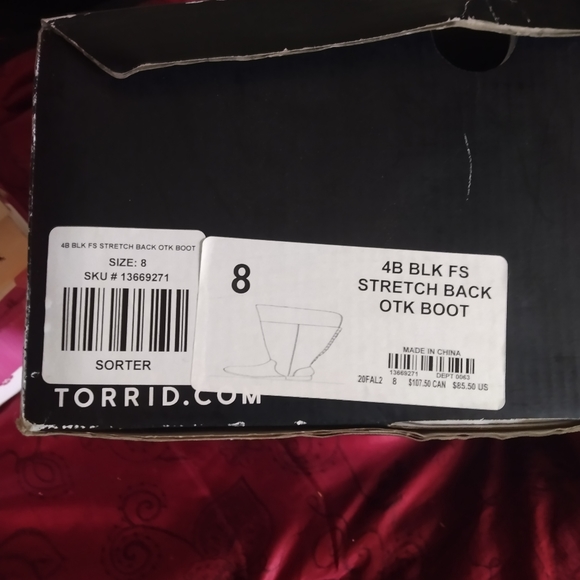 Torrid blk suade plus size 8 knee high  boots - Picture 8 of 10